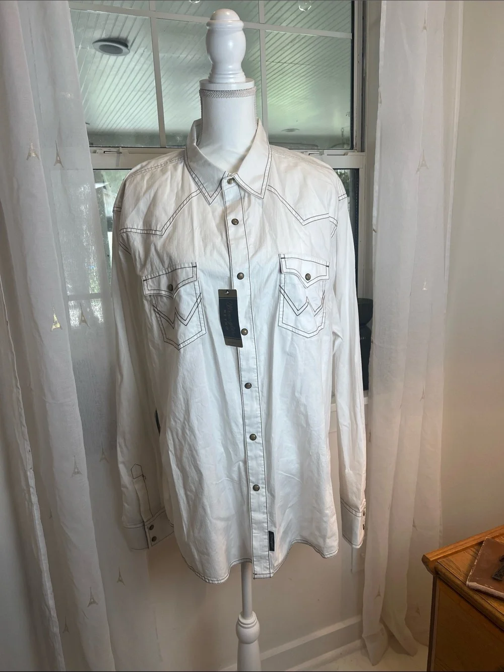 Wrangler White Button-Up Shirt with Contrast Stitching size XL.